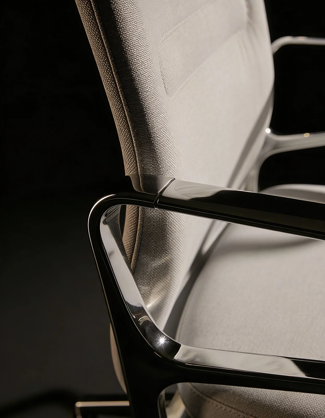 Neexis_Gallery_Chair_Detail